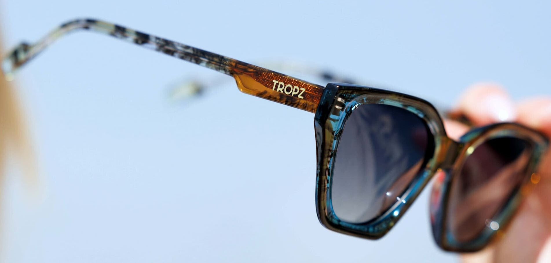 lunettes-de-soleil-createur-france-marque-vente-a-domicile