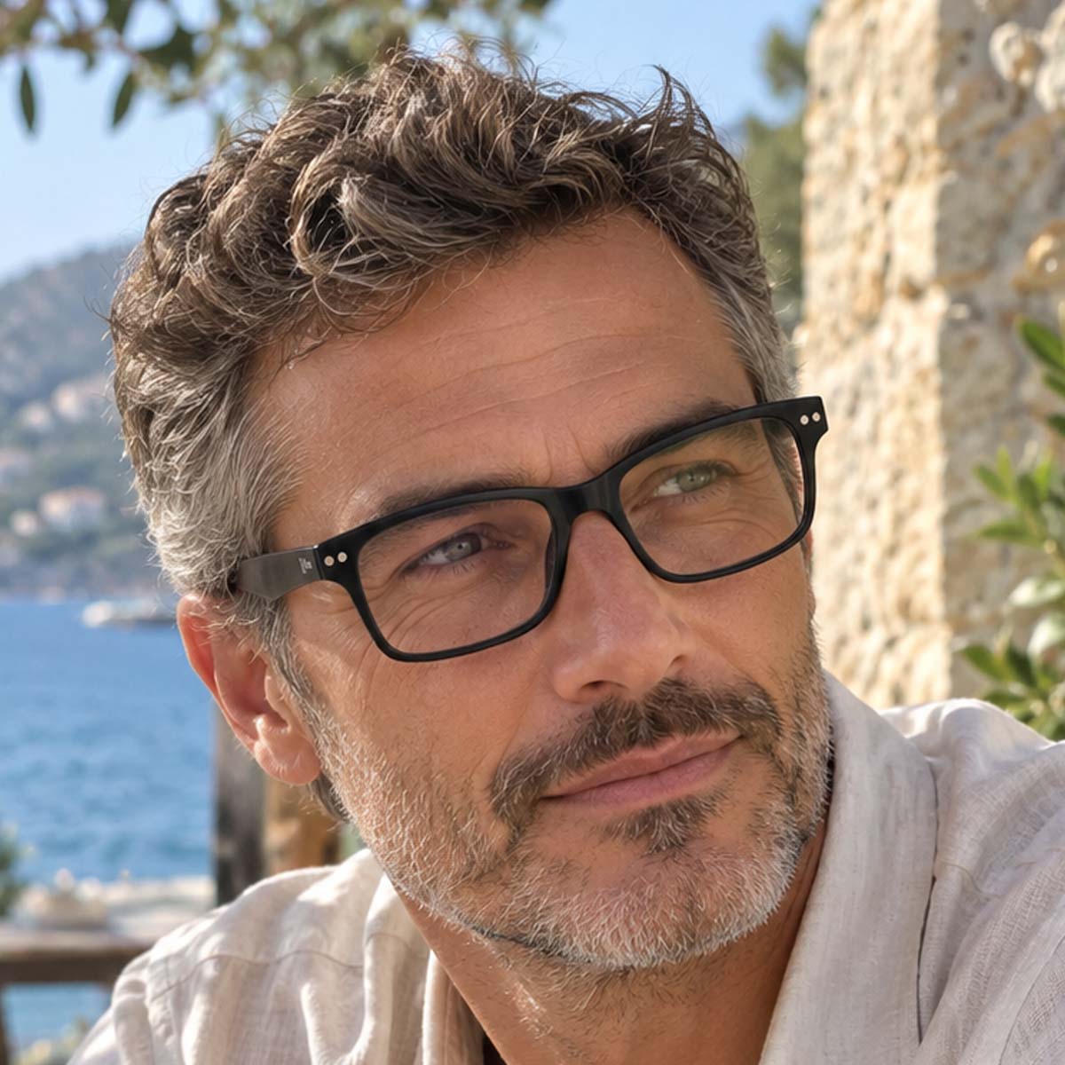 Lunettes de lecture noires pour presbytie TROPZ T11, monture rectangulaire mixte à branches larges.
Black reading glasses for presbyopia TROPZ T11, unisex rectangular frame with wide temples.