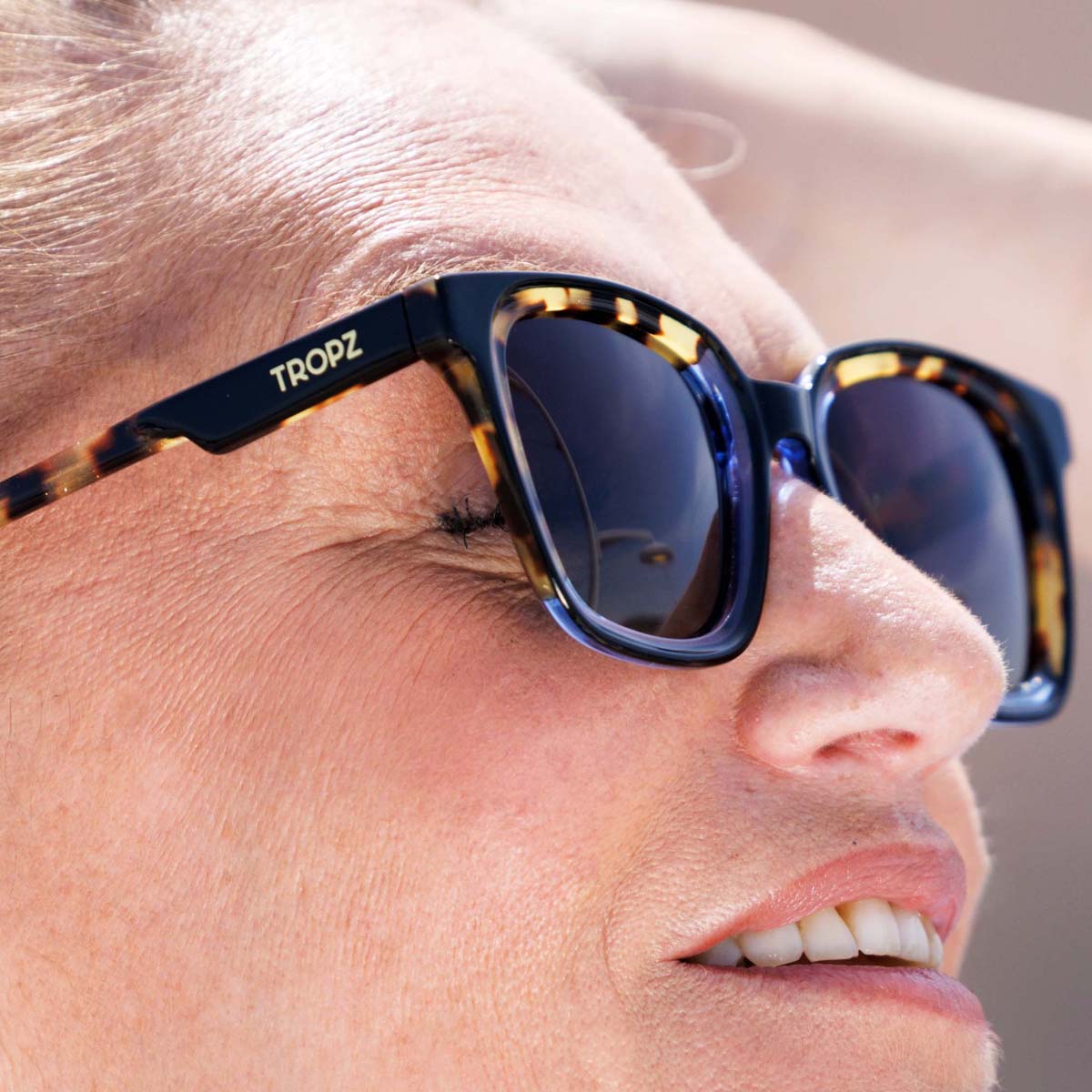 N°23 Lunettes de soleil