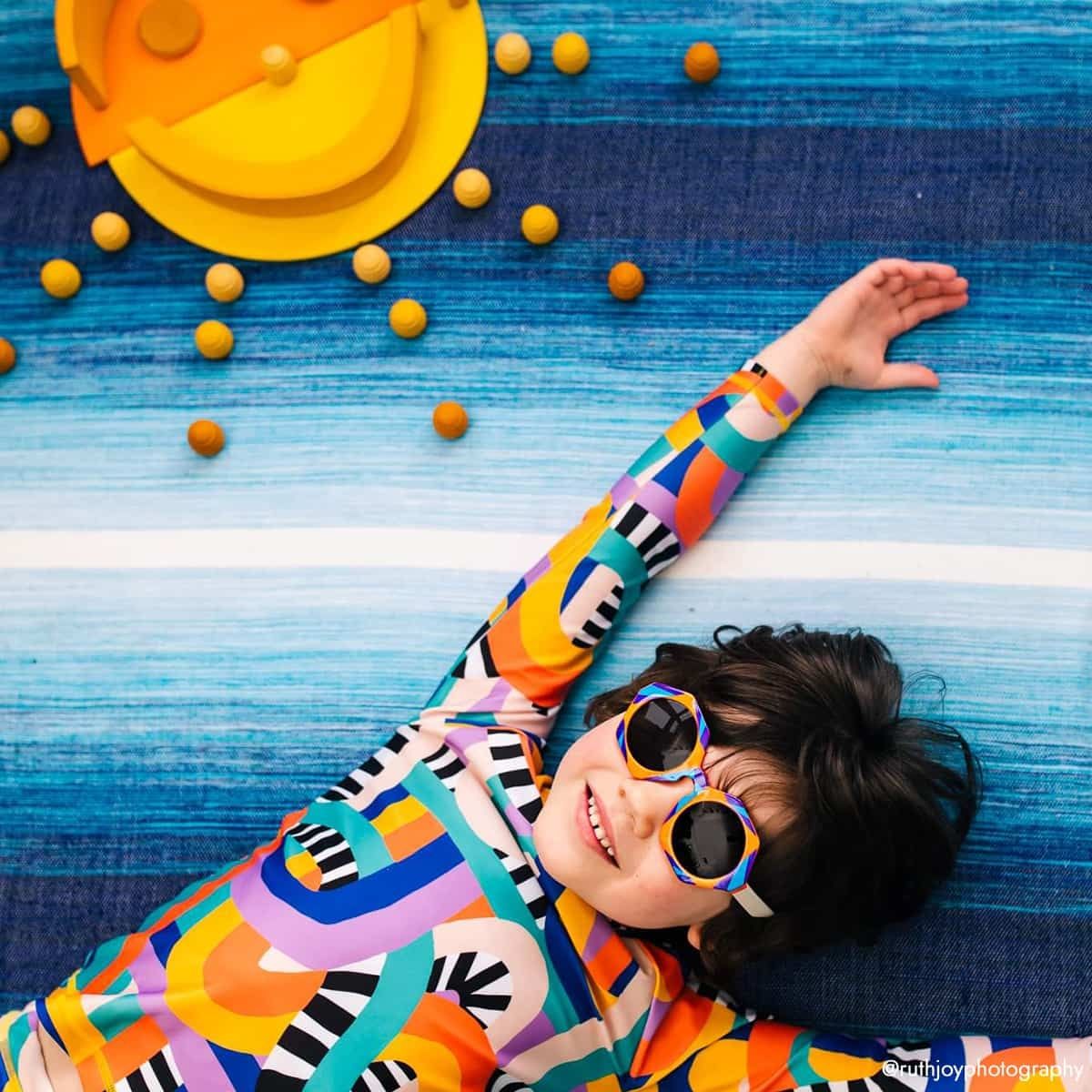 lunettes-de-soleil-enfant-originales-vente-a-domicile-KIWI-TROPZ