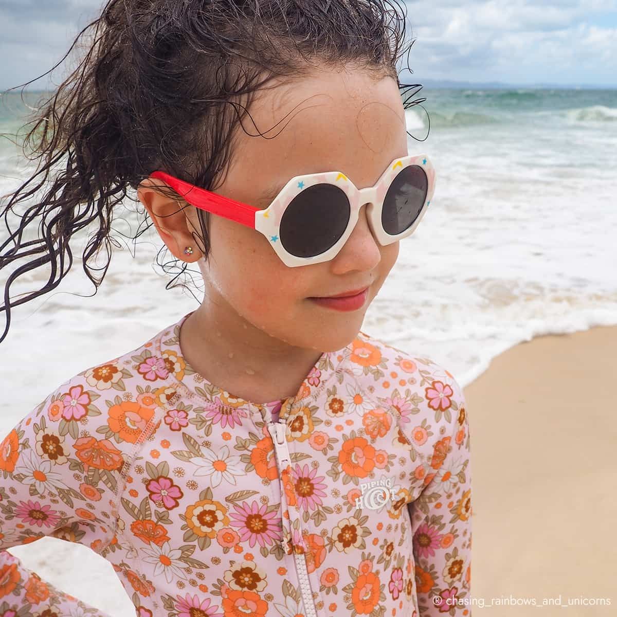lunettes-de-soleil-enfant-originales-vente-a-domicile-KIWI-TROPZ