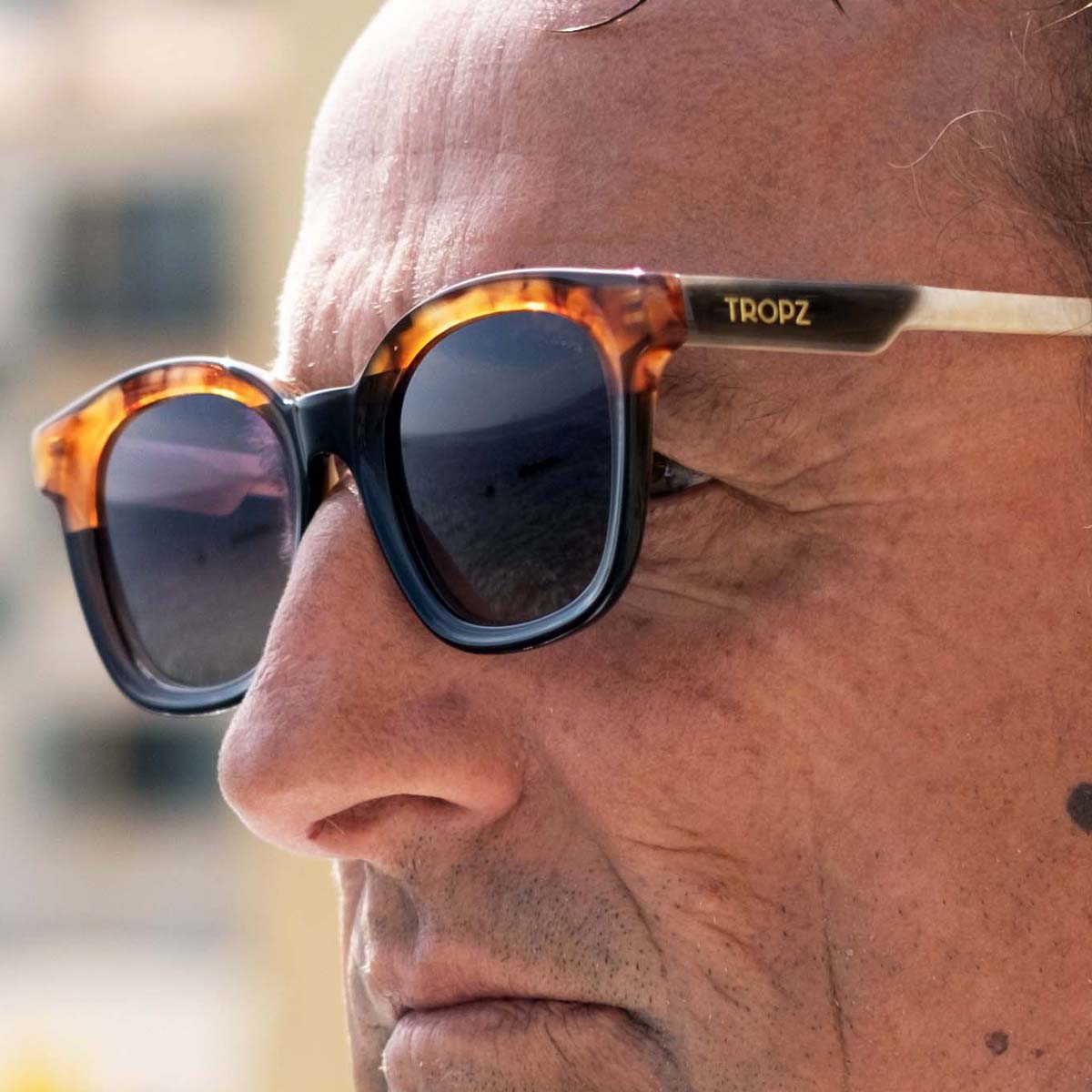 N°16 Lunettes de soleil