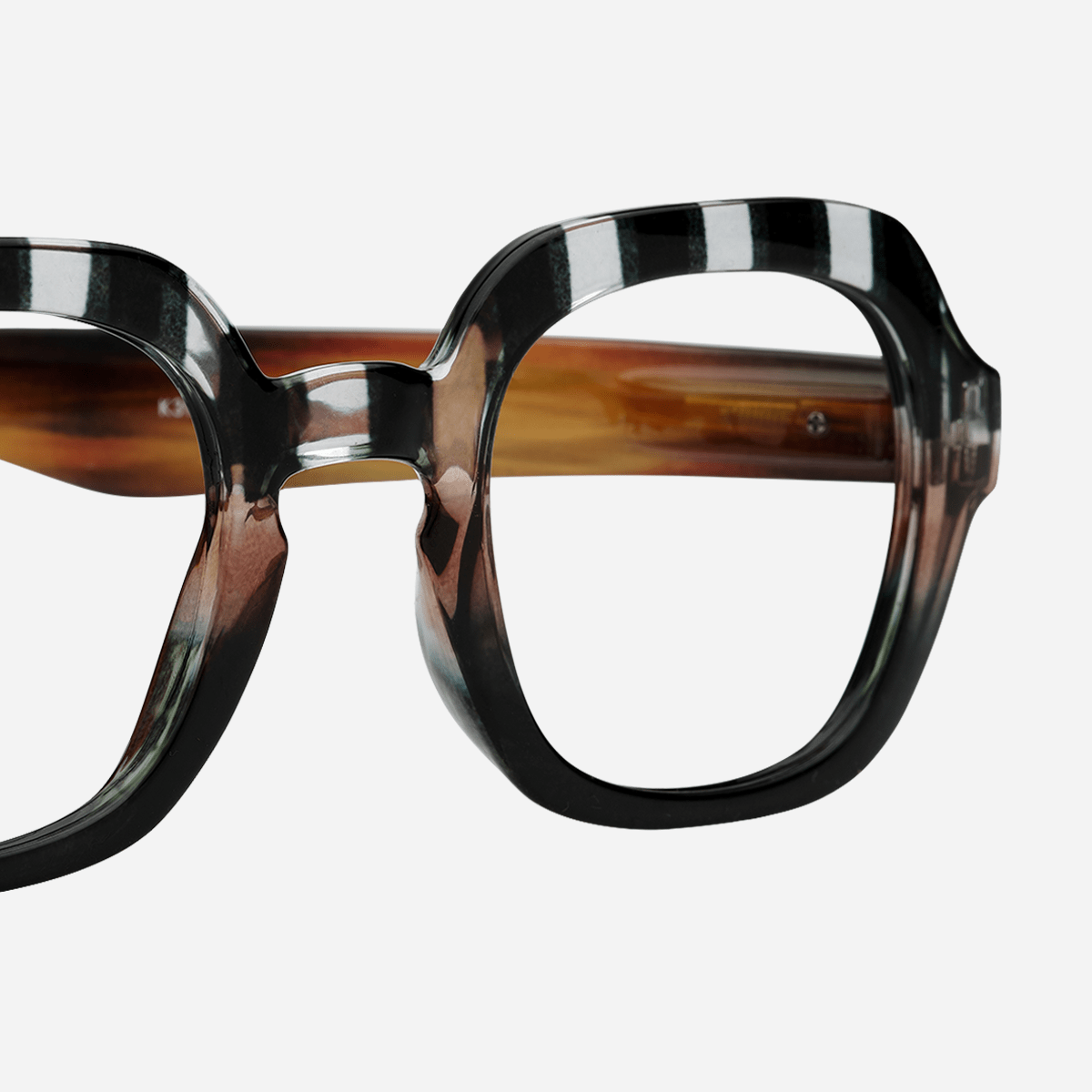 lunettes-loupe-de-lecture-femme-vente-directe-domicile-T39-ZEBRA