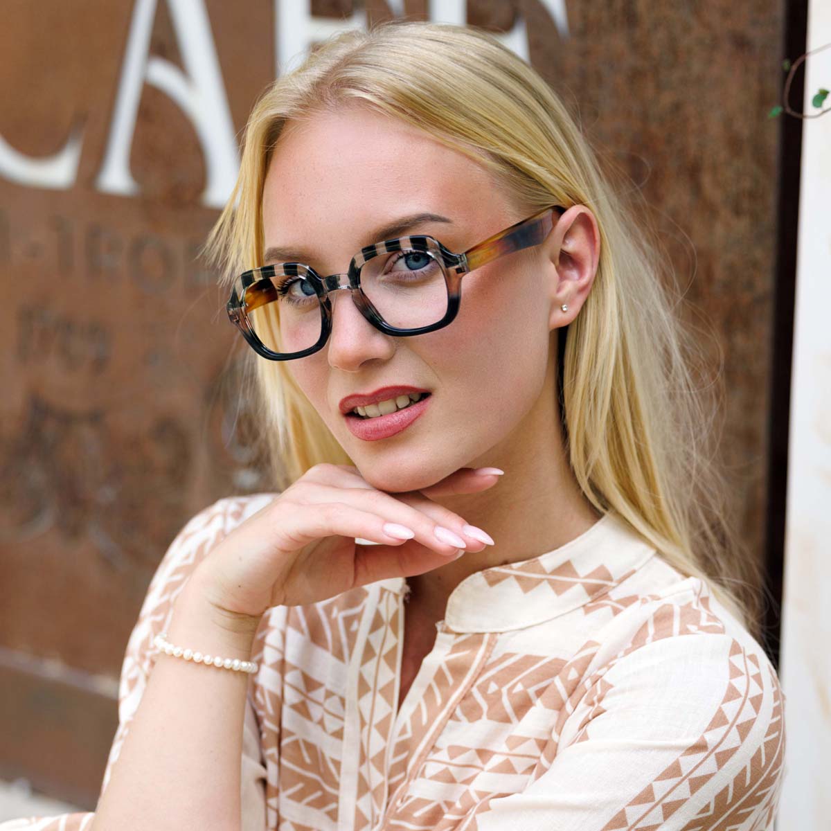 lunettes-loupe-de-lecture-femme-vente-directe-domicile-T39-ZEBRA